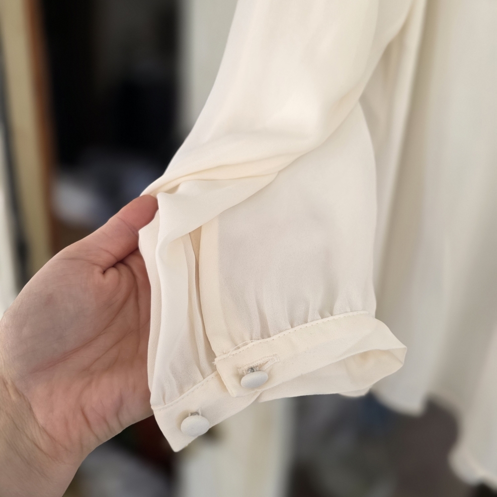 NWT Torrid Sheer Blouse Sz 3 3x Elegant Cream Blouse - Picture 6 of 8